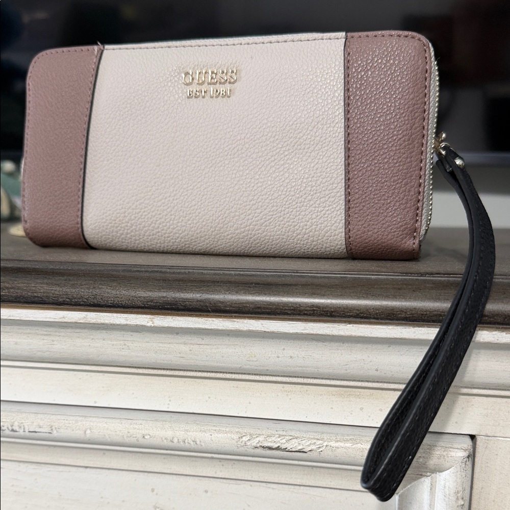 Guess wallet
